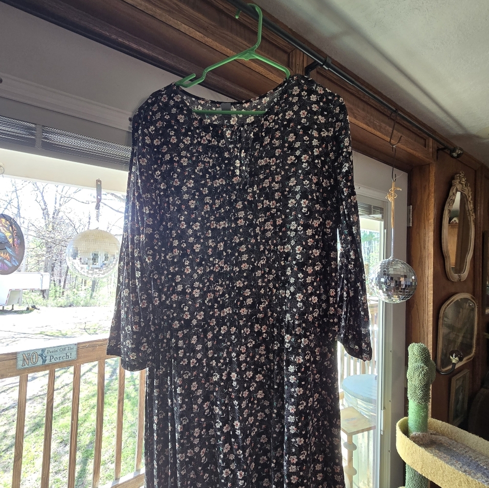Old Navy Black Floral Long-Sleeve Midi Dress